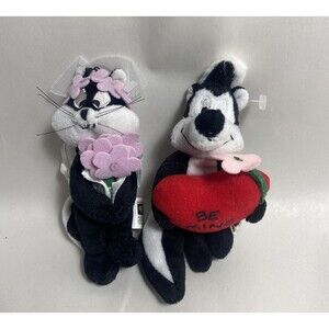Vintage Warner Bros Pepe Lewpew and Penelope Skunk Beanbag Plush 7 inch 2 pc Lot